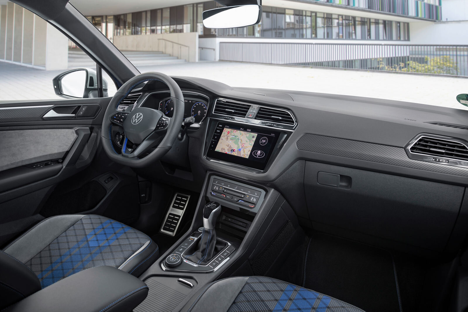 VOLKSWAGEN TIGUAN ESTATE 1.4 TSI eHybrid R-Line 5dr DSG