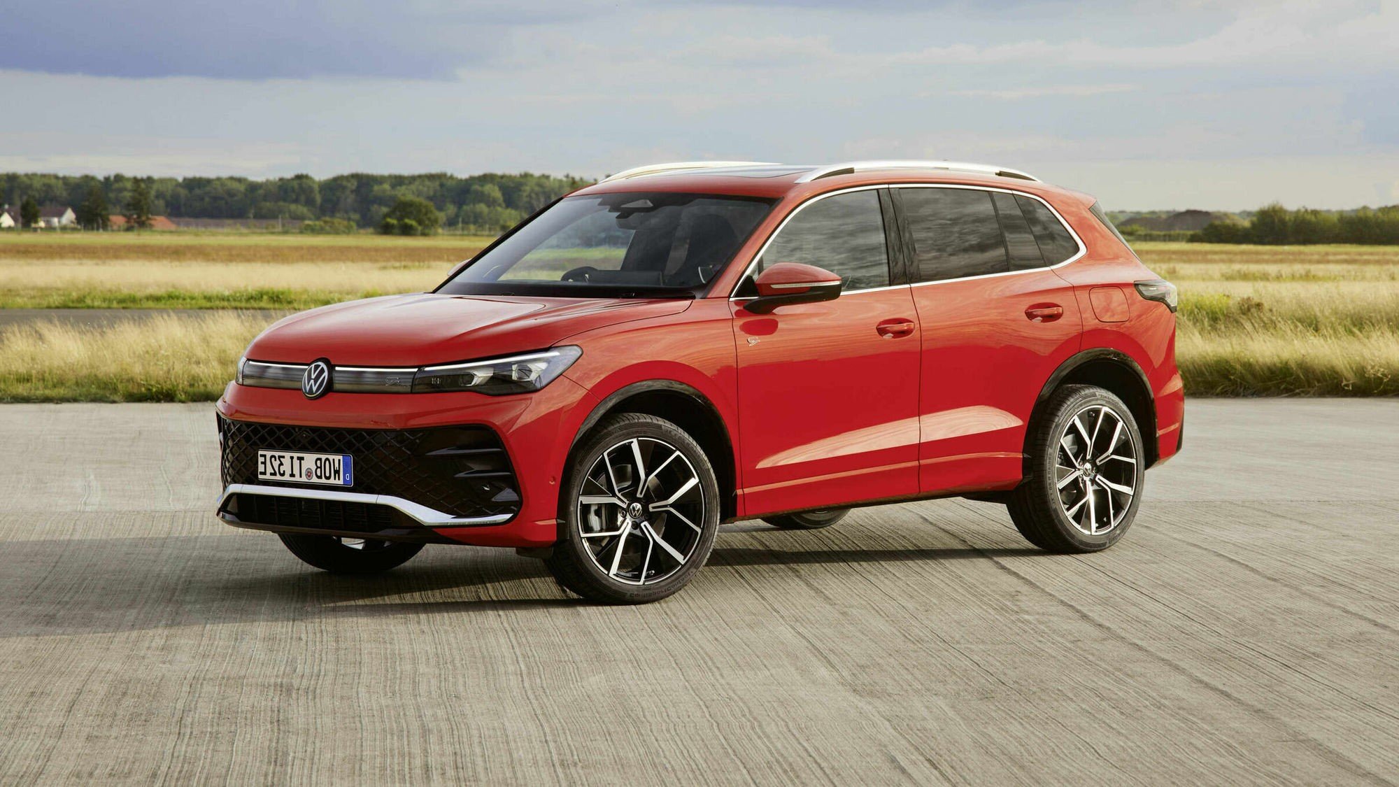VOLKSWAGEN TIGUAN ESTATE 1.4 TSI eHybrid Black Edition 5dr DSG