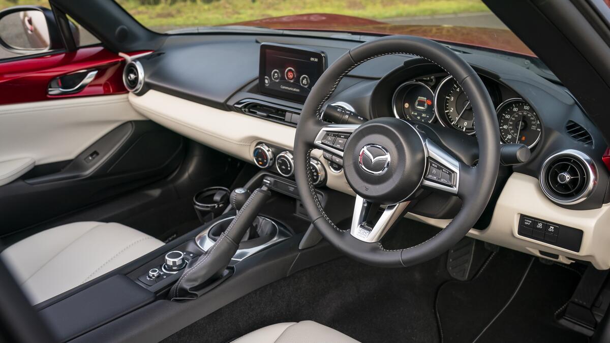 MAZDA MX-5 CONVERTIBLE 2.0 [184] Exclusive-Line 2dr